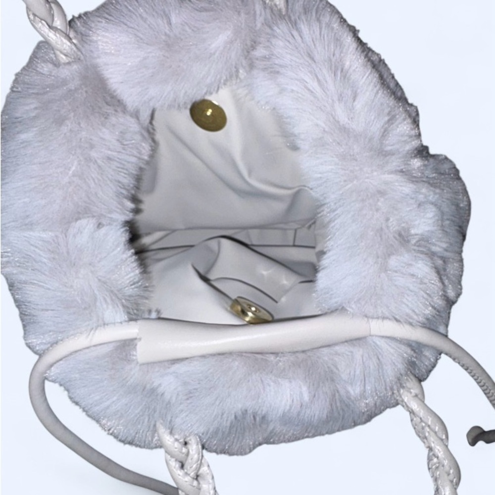 Women’s Gray Faux Fur Handbag 👜 - NEW - Picture 6 of 6